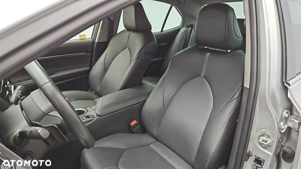 Toyota Camry 2.5 Hybrid Executive CVT - 12