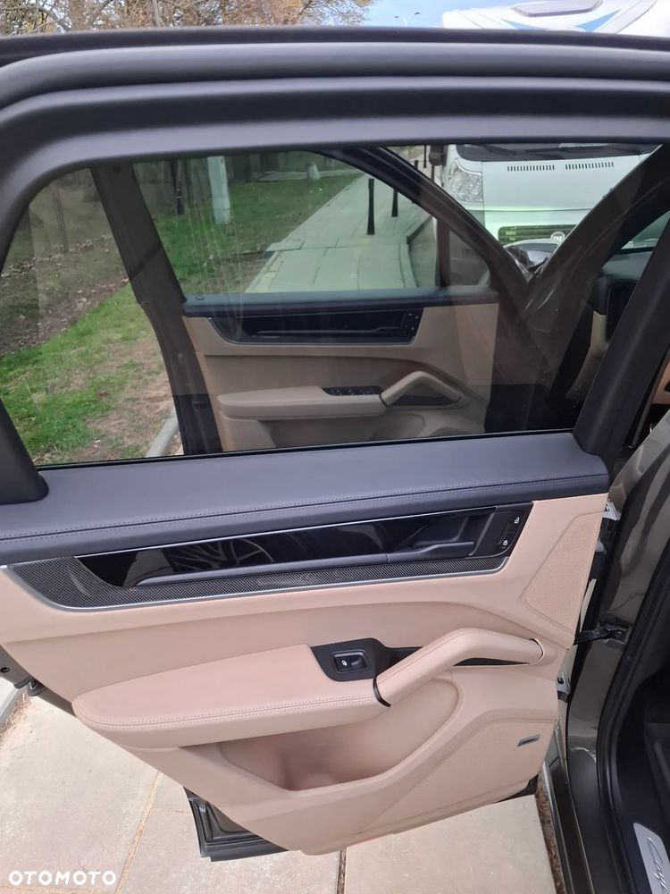 Porsche Cayenne - 29