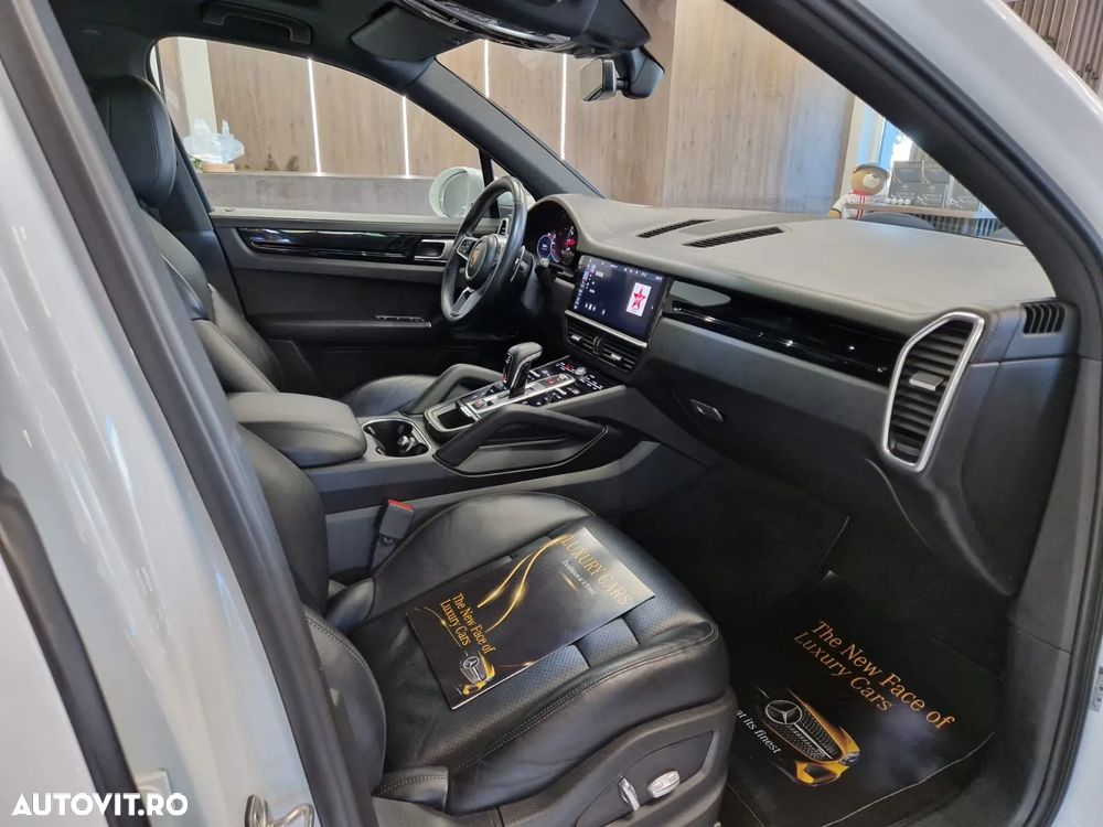Porsche Cayenne Tiptronic S - 28
