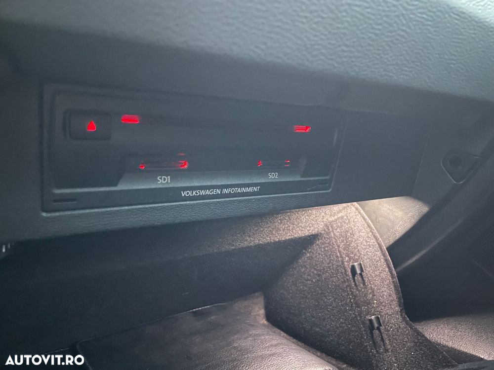 Volkswagen Passat - 35