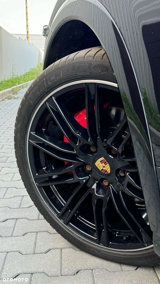 Porsche Cayenne - 25