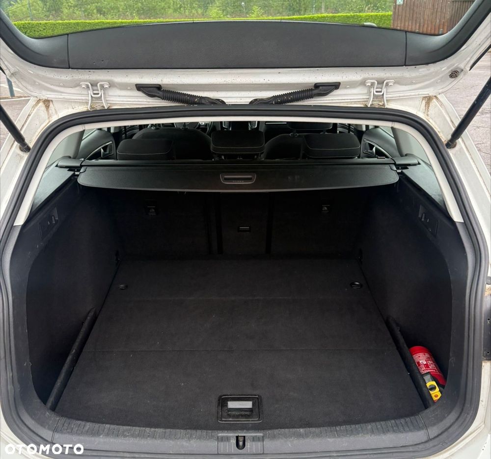 Volkswagen Golf - 8