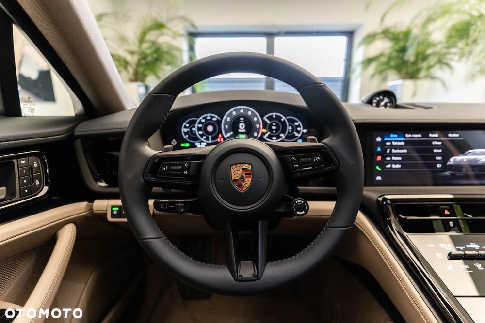 Porsche Panamera 4 E-Hybrid PHEV - 16