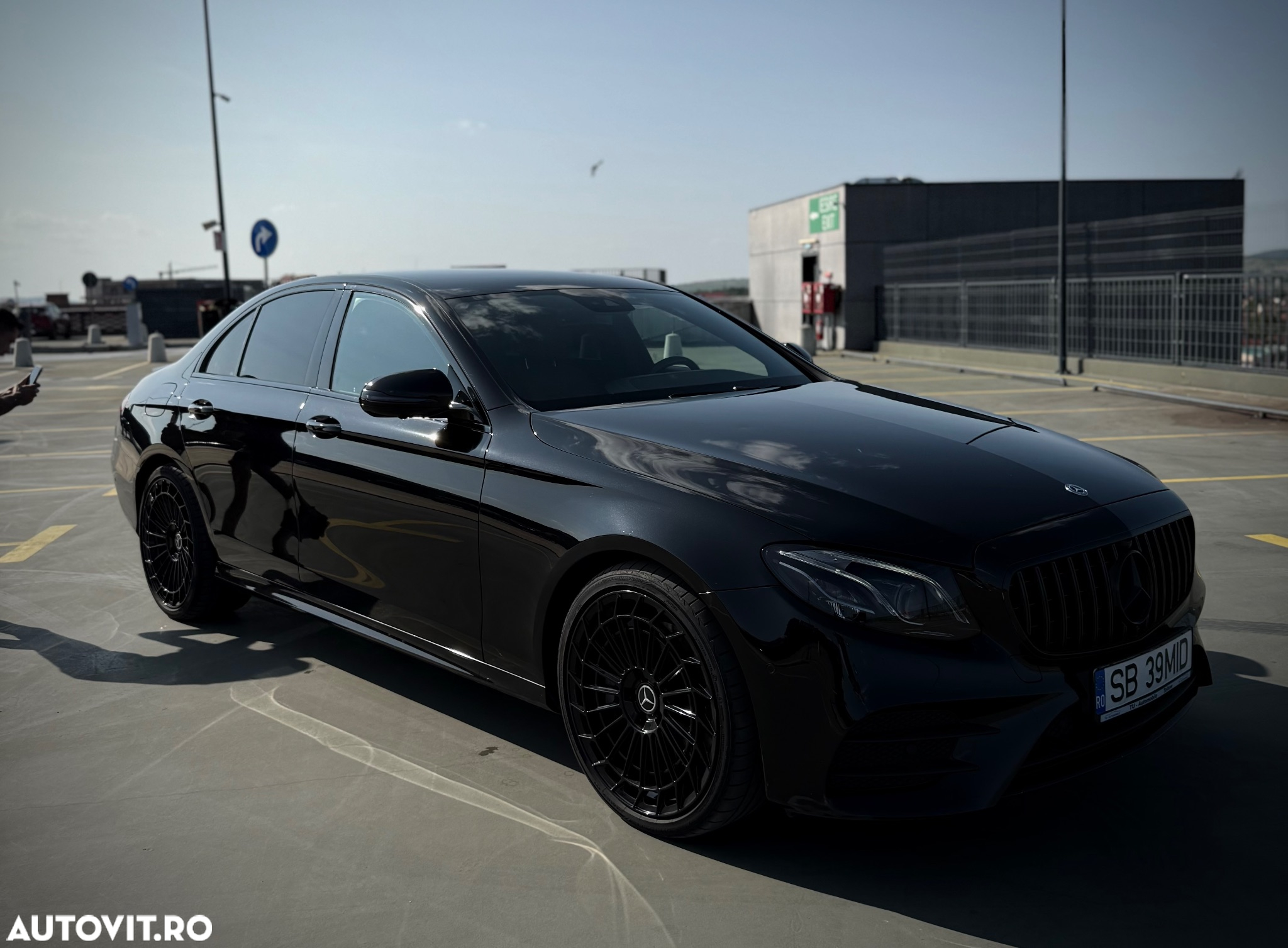 Mercedes-Benz E 400 4Matic 7G-TRONIC Avantgarde - 17