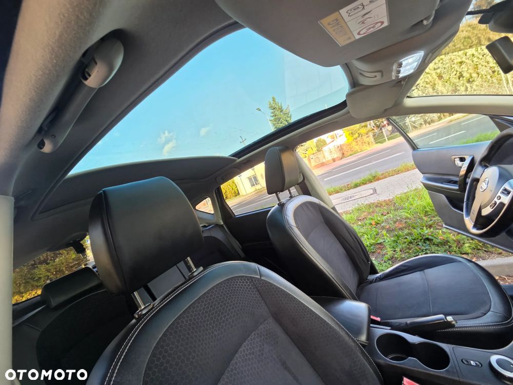 Nissan Qashqai 1.6 dCi 4 x 4 DPF Start/Stop tekna - 36