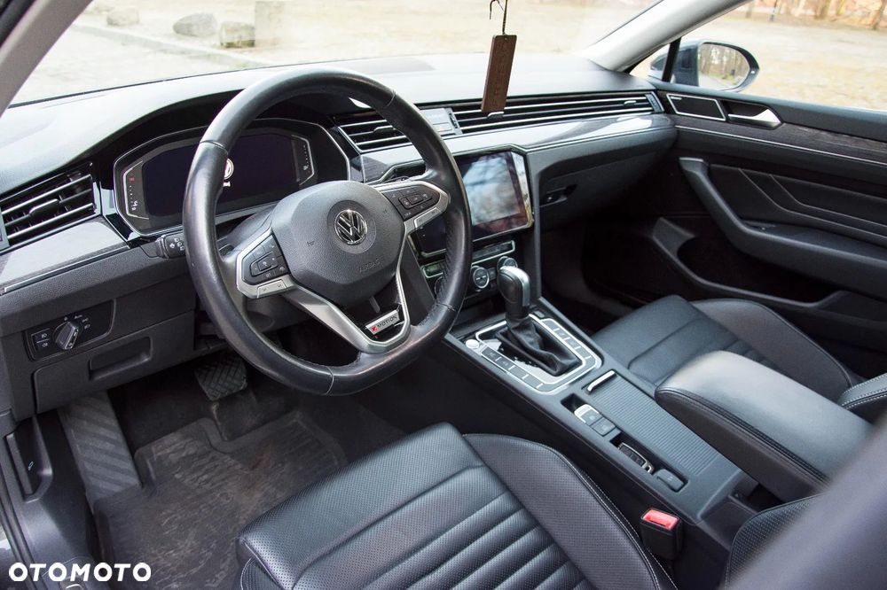 Volkswagen Passat - 13