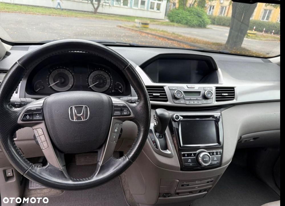 Honda Odyssey 3.5 LX - 17