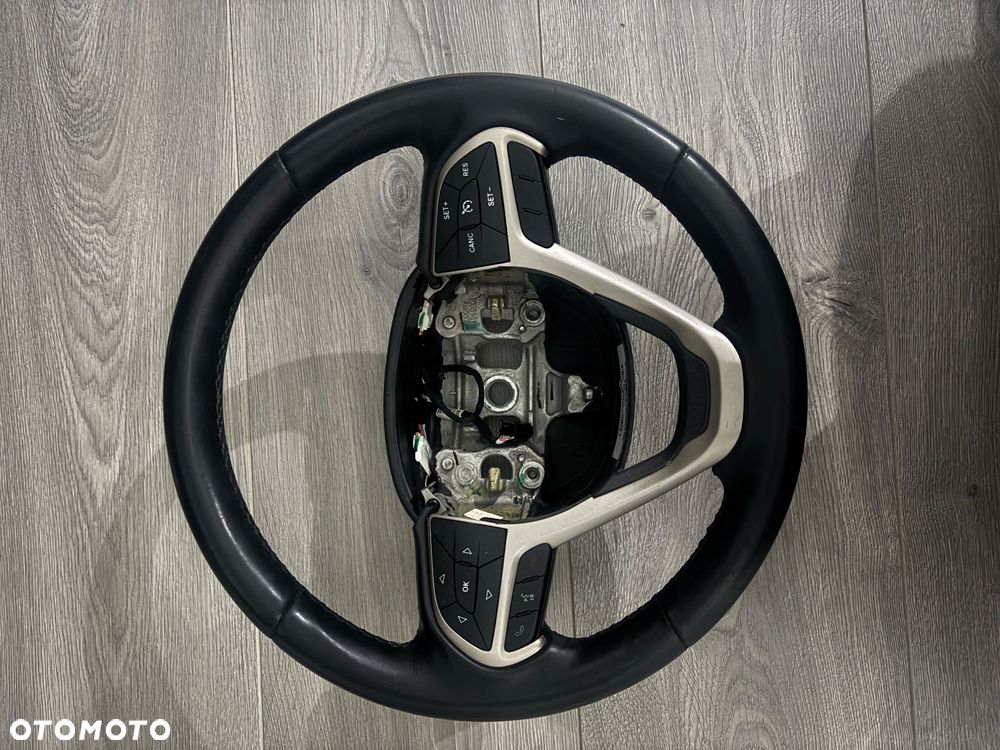 Jeep Cherokee Kl kierownica - 1