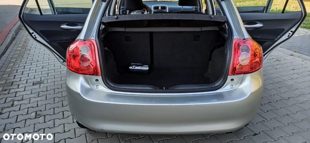 Toyota Auris 1.6 Dynamic MS - 17