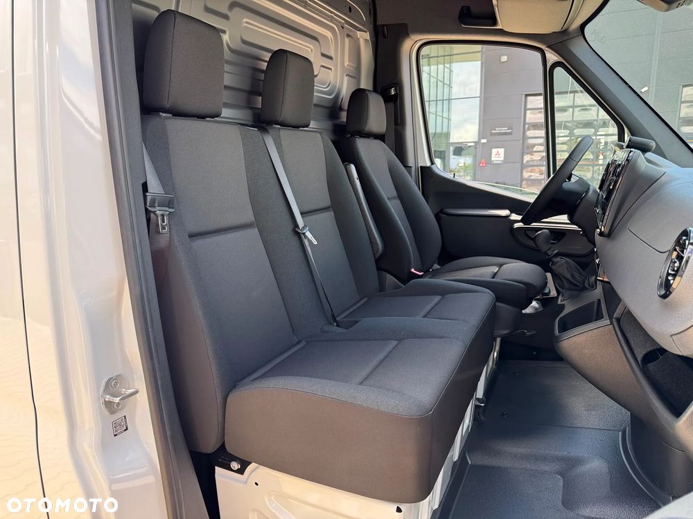 Mercedes-Benz Sprinter - 10