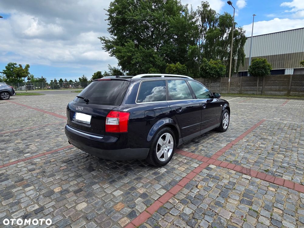 Audi A4 Avant - 4