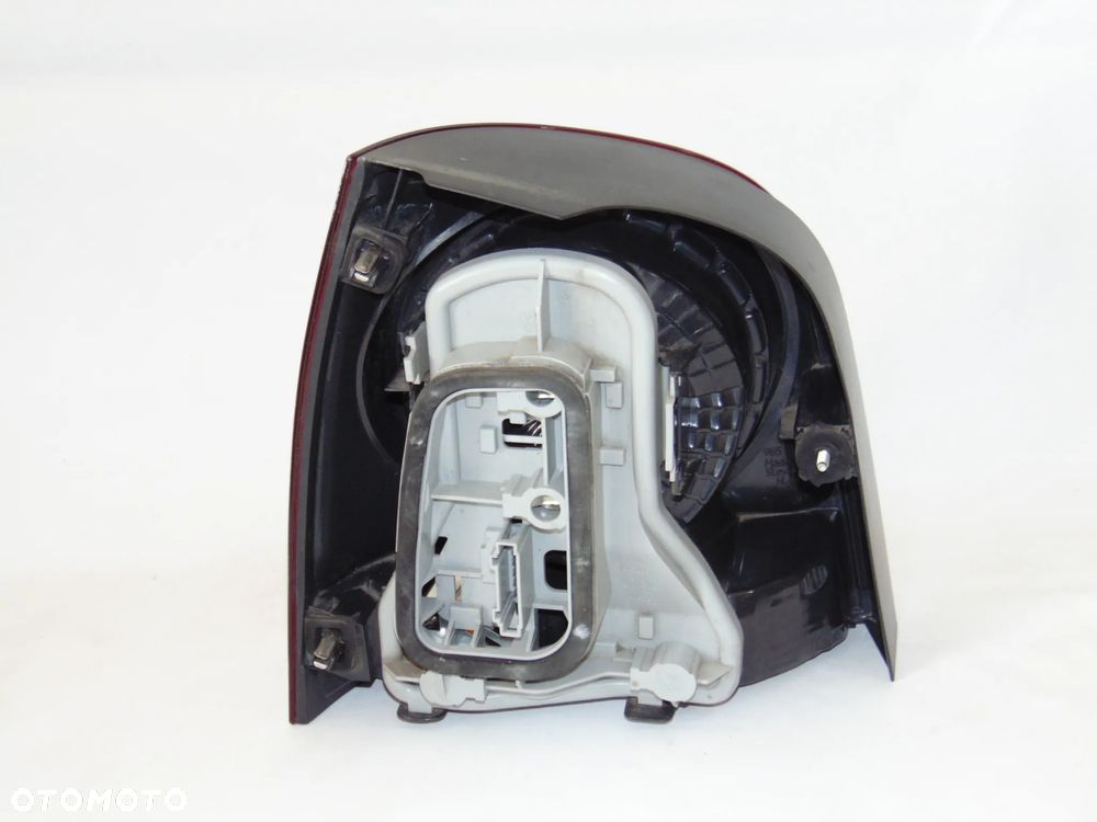 ORYGINAŁ lampa tylna tył prawa VW Volkswagen Polo 4 IV FL lift 05-09r - 3