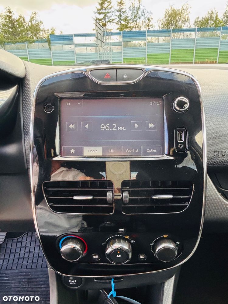 Renault Clio - 25