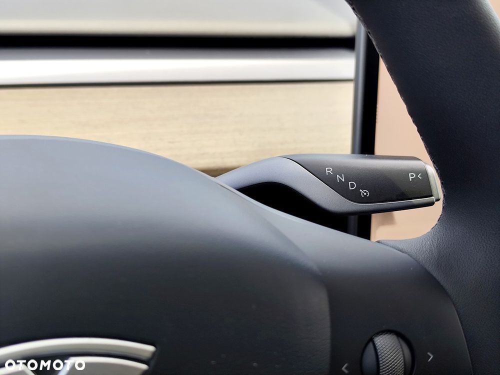 Tesla Model Y RWD - 18