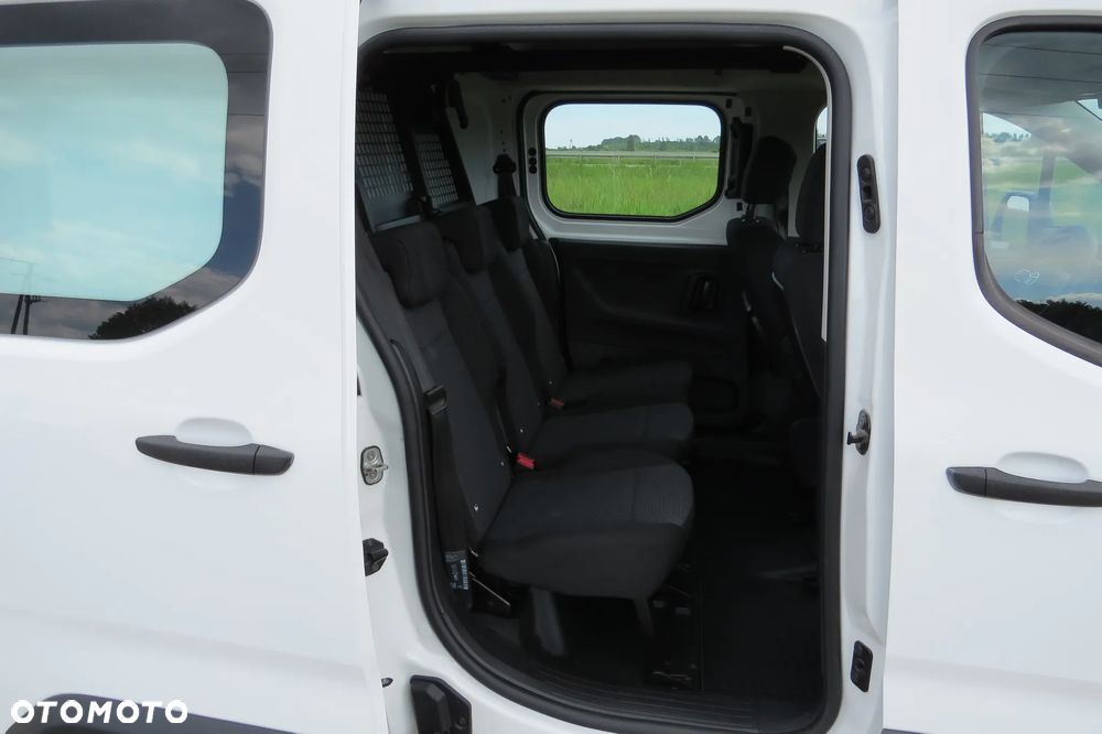 Toyota Proace City 1.2 D-4t 130km A/t Long Brygadówka - 24