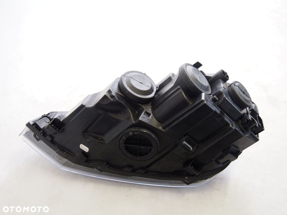 Volkswagen Polo 17r Reflektor prawy lampa prawa 2017 - 3
