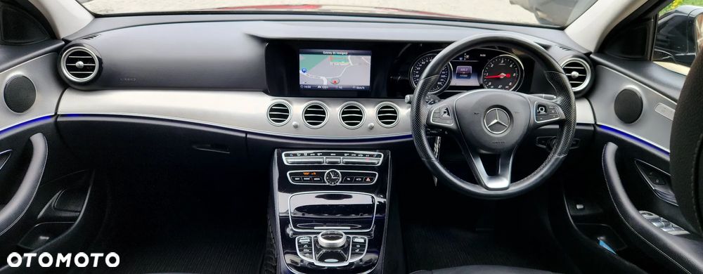 Mercedes-Benz Klasa E 220 d T 9G-TRONIC AMG Line - 9