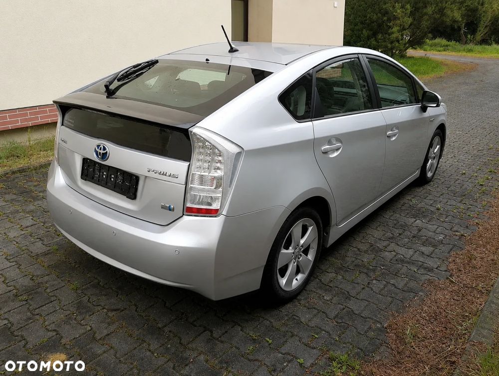 Toyota Prius - 5