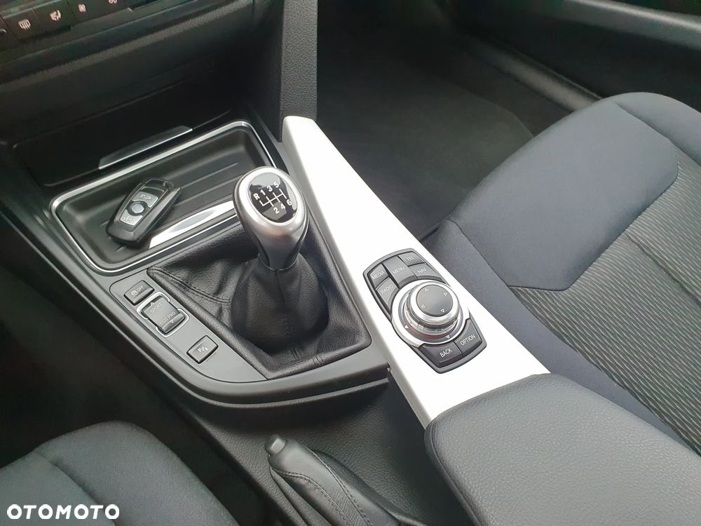 BMW Seria 3 318d DPF - 15