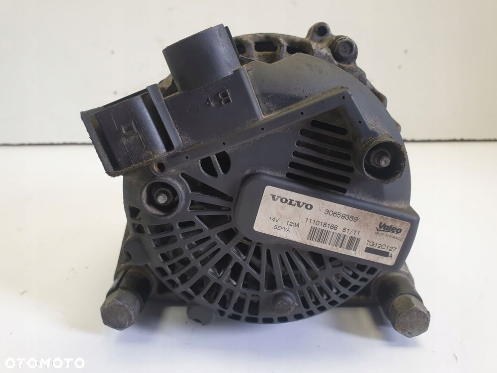 ALTERNATOR Volvo C30 D2 1.6 D _ 30659389 oryginał Alternator - 12