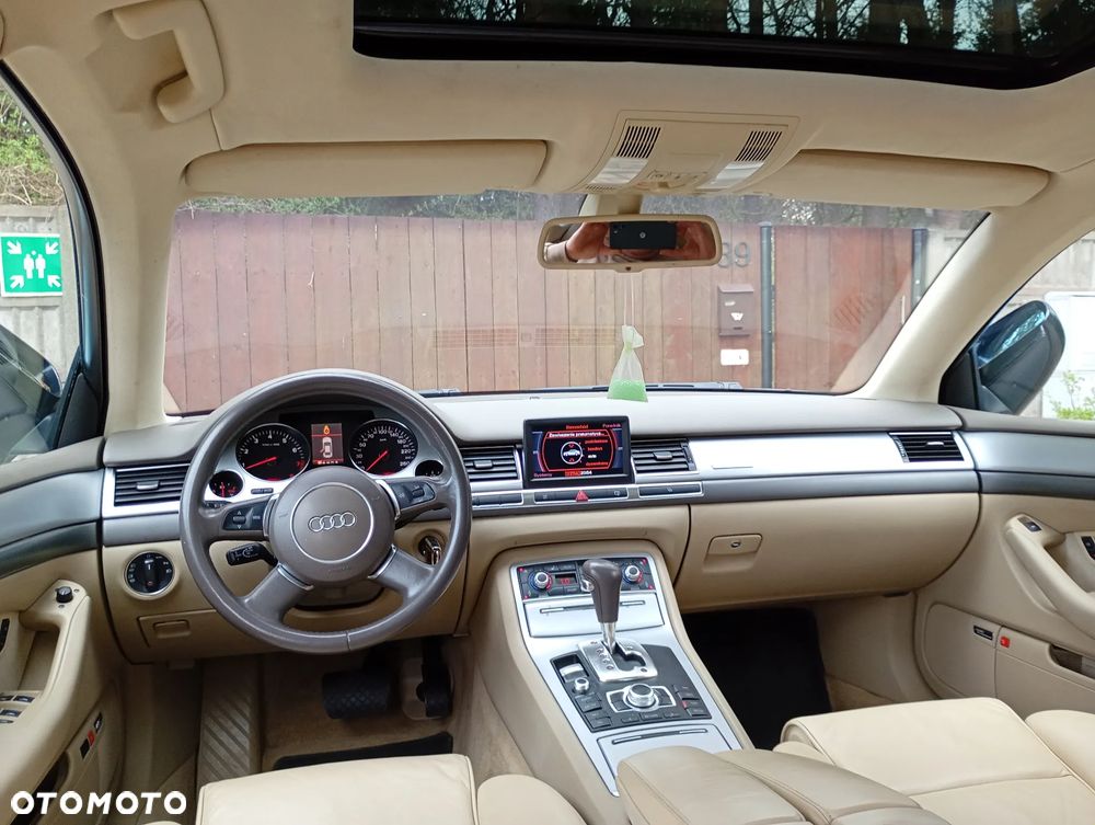 Audi A8 4.2 Quattro - 24
