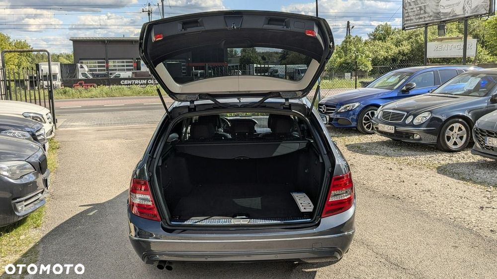Mercedes-Benz Klasa C 200 CDI BlueEff Classic - 36