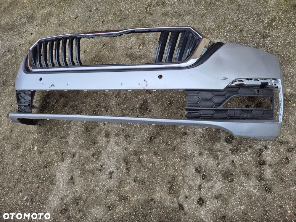 Skoda Octavia 4 IV 19- zderzak przedni kratka chrom 5E3 - 2