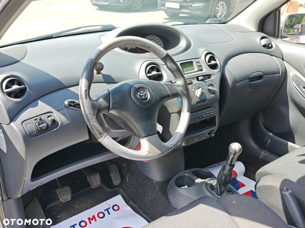 Toyota Yaris - 15