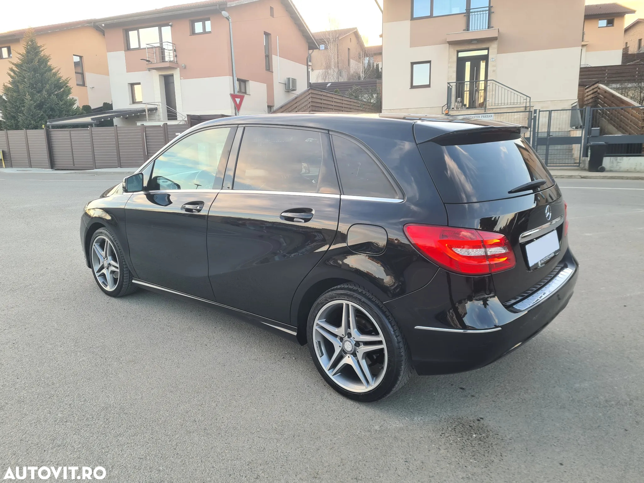 Mercedes-Benz B 200 CDI (BlueEFFICIENCY) 7G-DCT - 38