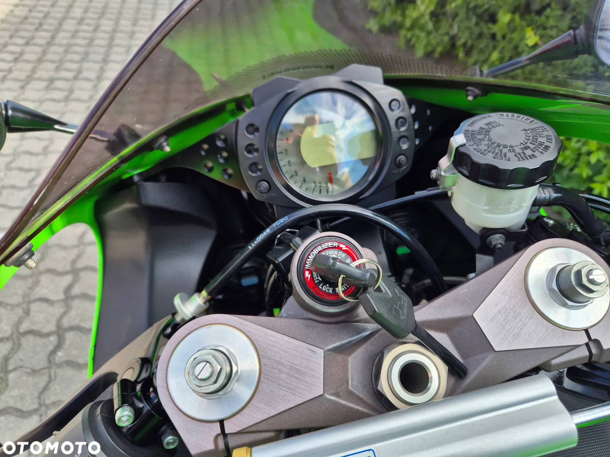 Kawasaki ZX - 16