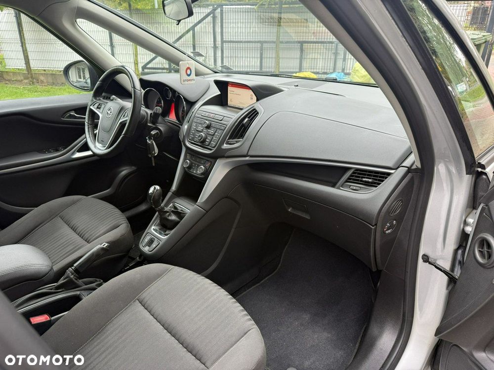 Opel Zafira - 11