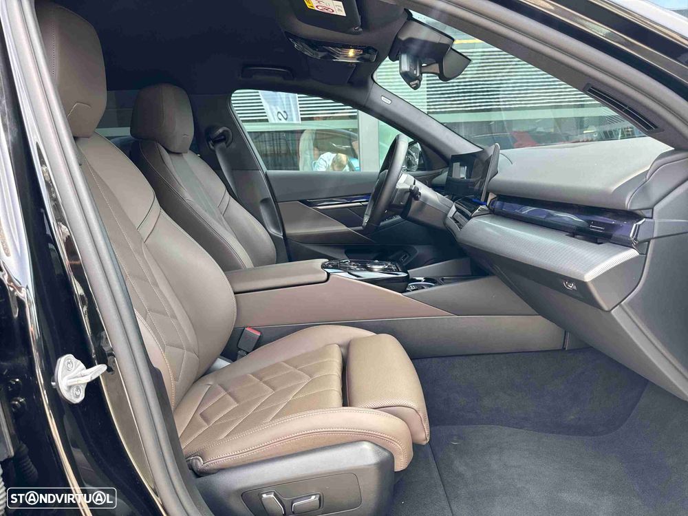 BMW i5 eDrive40 Edição Desportiva M - 11