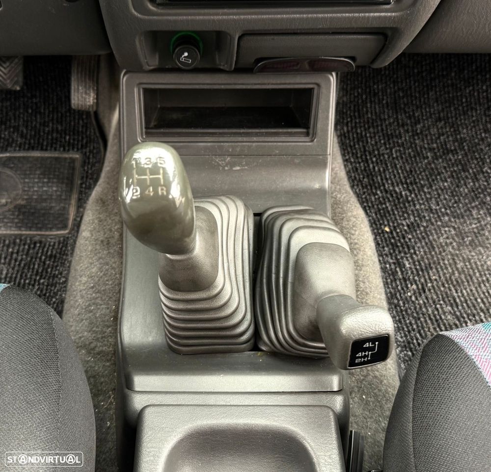 Mitsubishi Pajero Sport 2.5 TD GLS - 15