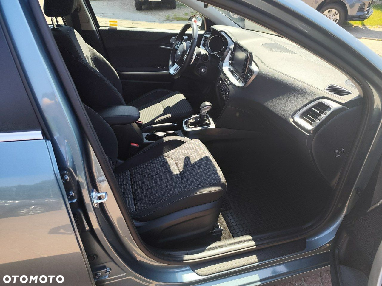 Kia Ceed - 12