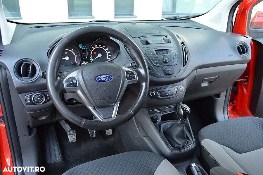 Ford Tourneo Courier 1.5 TDCi Ambiente - 10