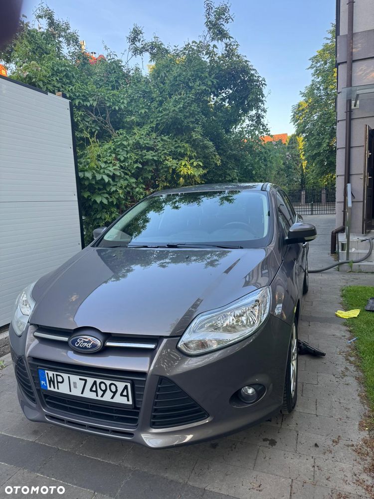 Ford Focus 1.6 Trend - 10