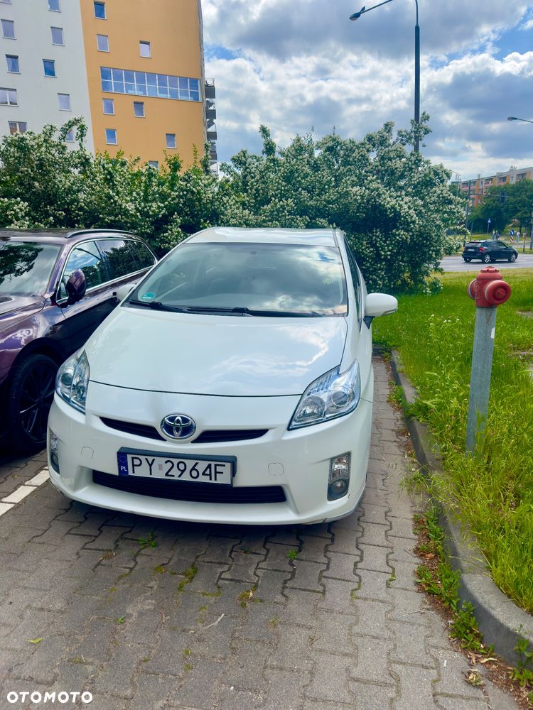 Toyota Prius (Hybrid) - 7