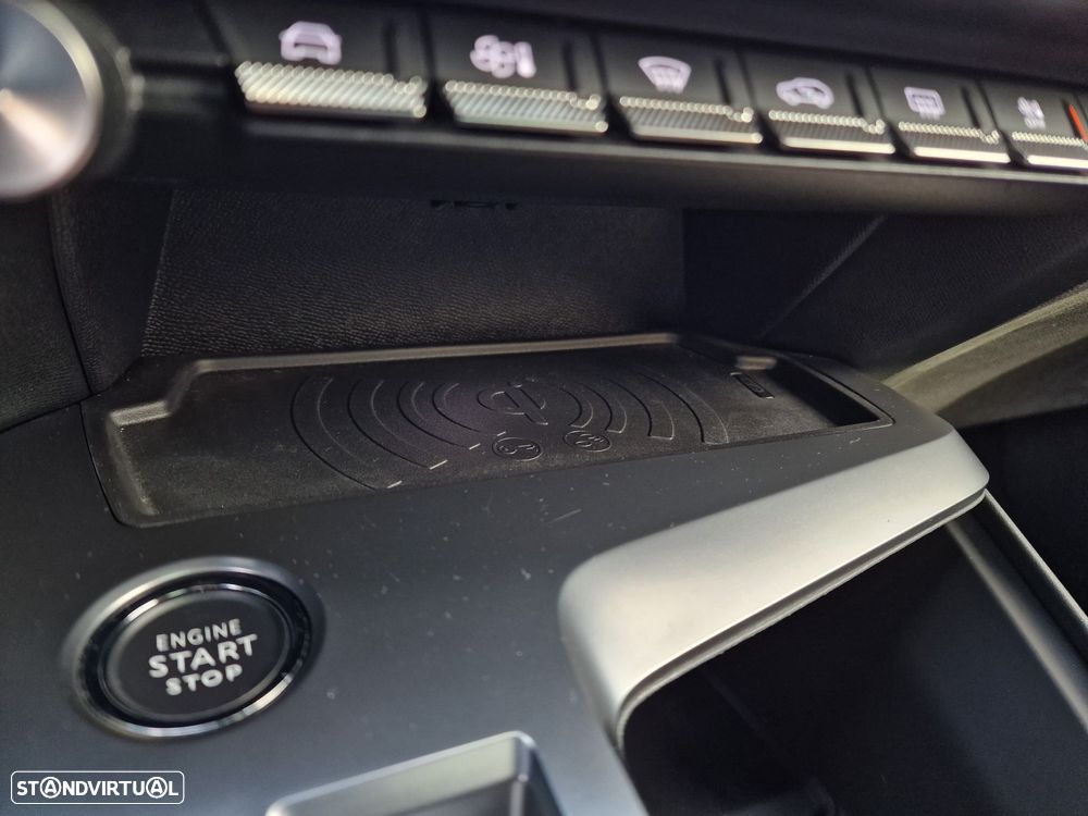 Peugeot 408 Plug-In Hybrid 225 e-EAT8 GT - 32