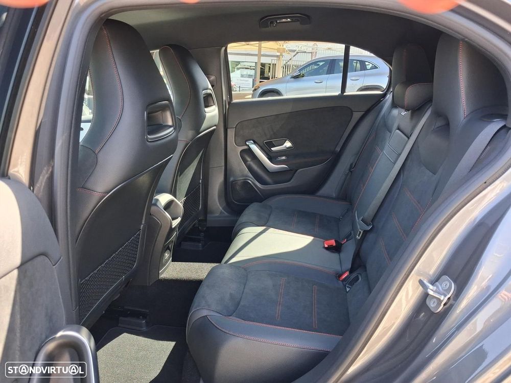 Mercedes-Benz A 180 d 8G-DCT AMG Line - 12