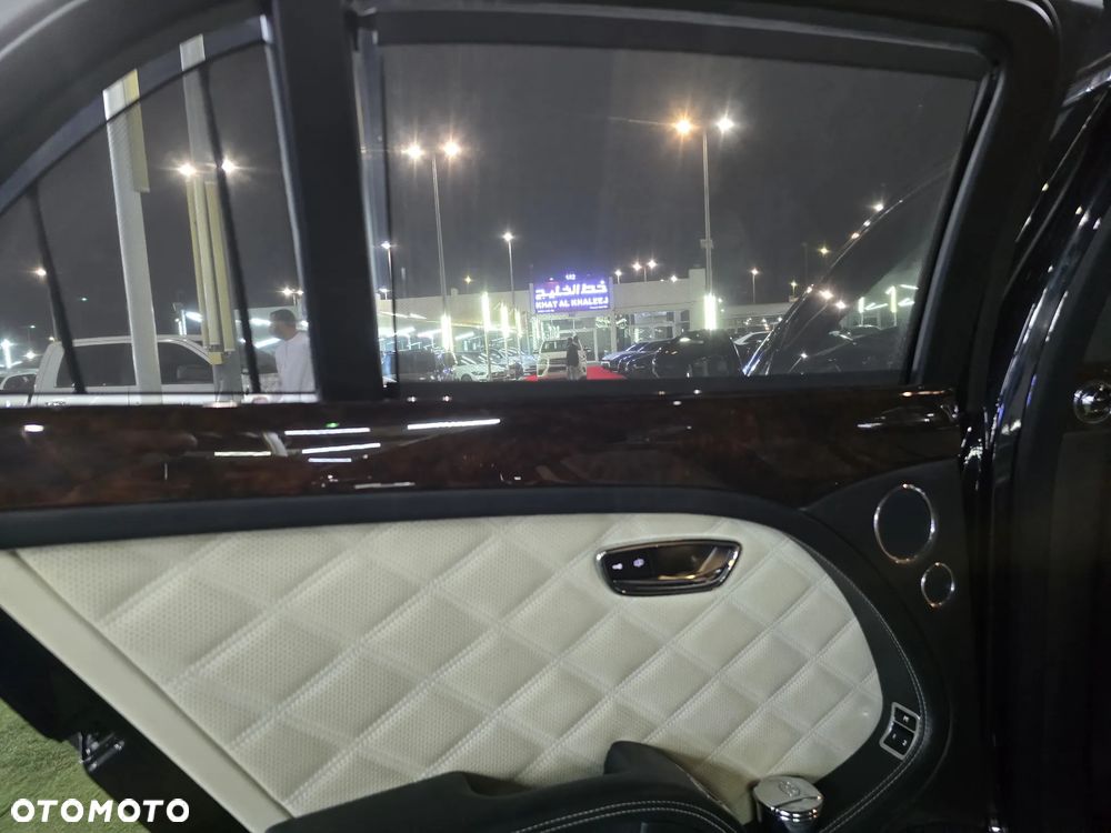 Bentley Mulsanne - 32