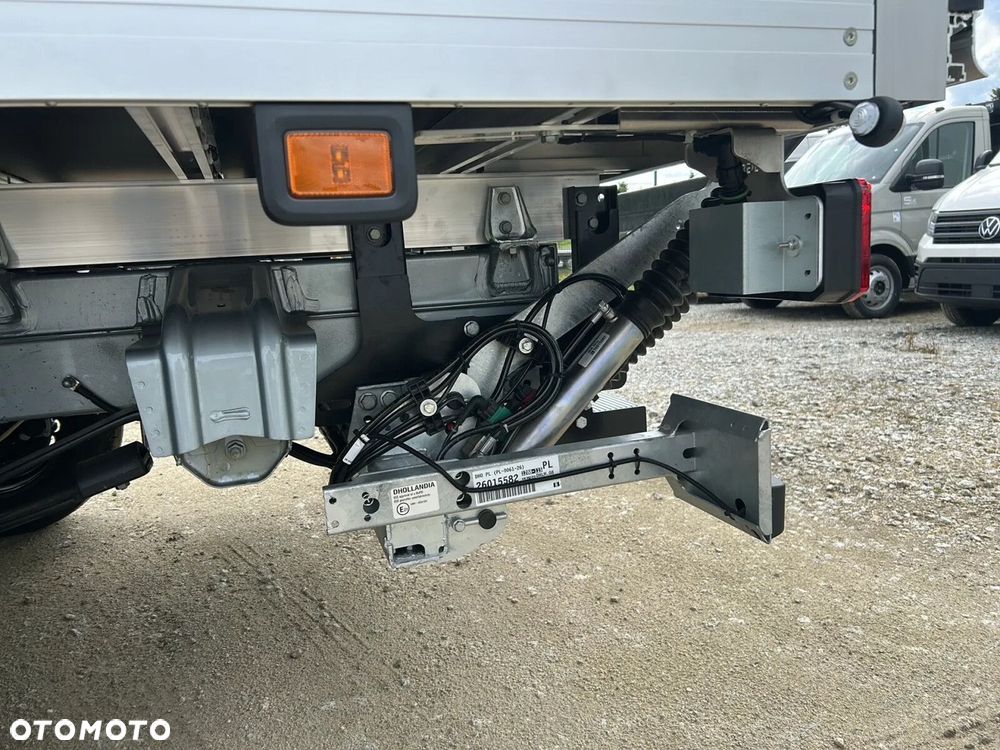Volkswagen Crafter KONTENER+WINDA/AUTOMAT/35 Podwozie z pojedynczą kabiną 2,0 l 163 KM manual r. o.: 4490 mm - 37