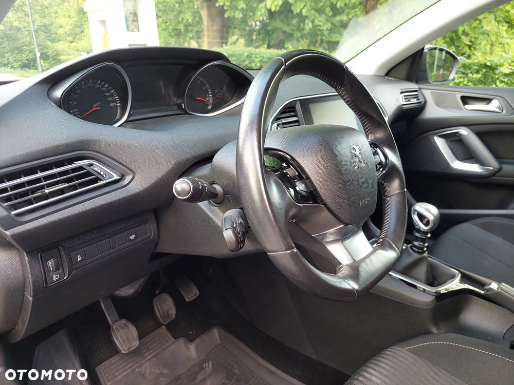 Peugeot 308 1.6 THP Allure - 22