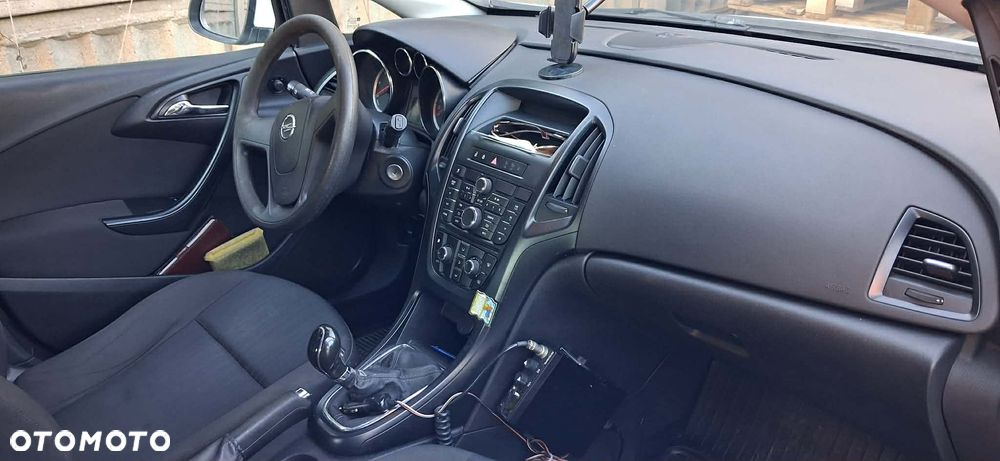 Opel Astra 1.7 CDTI - 9