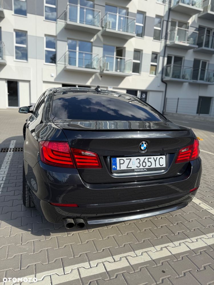 BMW Seria 5 525d xDrive - 10