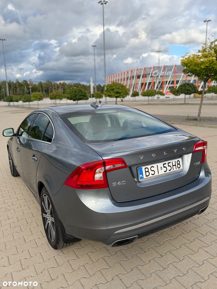 Volvo S60 T5 Geartronic Momentum - 30