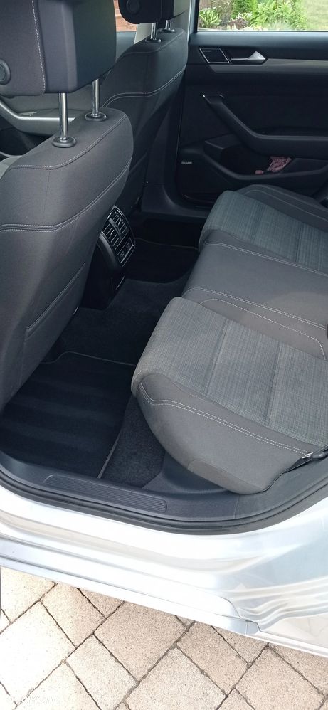 Volkswagen Passat 2.0 TDI SCR DSG Business - 21