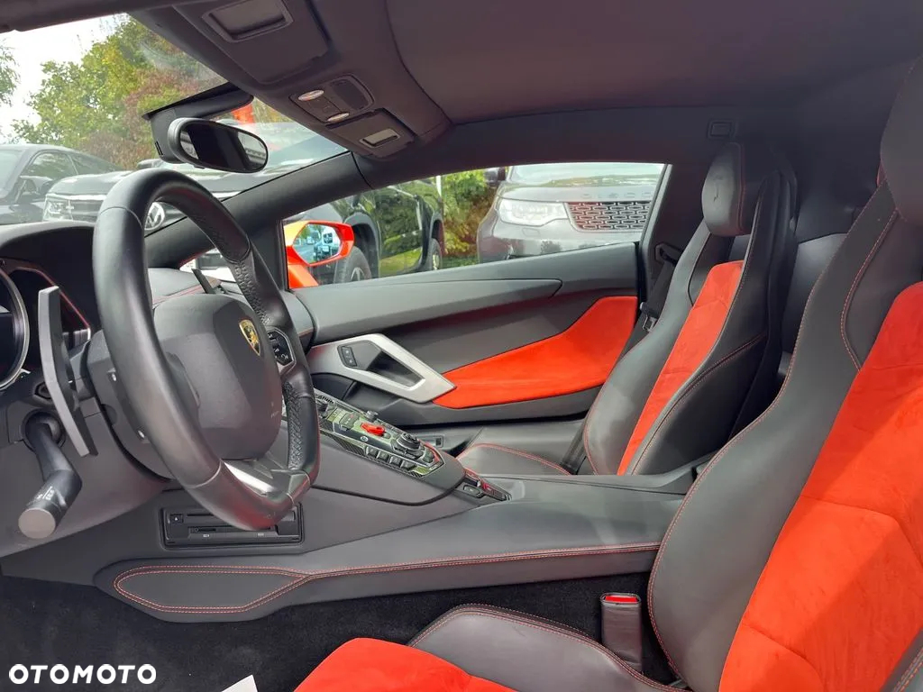 Lamborghini Aventador LP 700-4 - 5