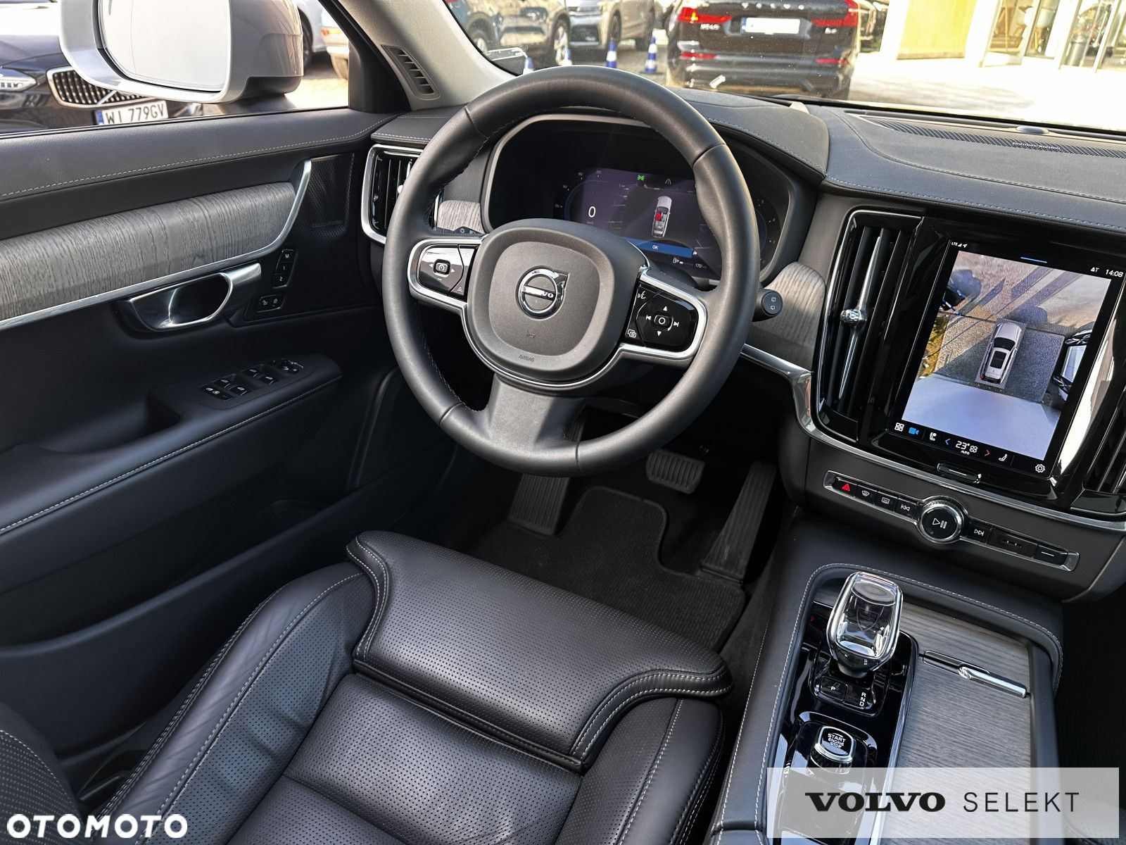 Volvo V90 Cross Country - 17