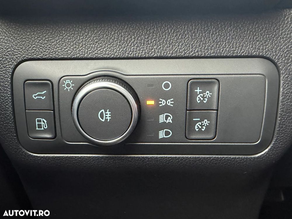 Ford Kuga 2.5 Duratec FWD PHEV ST-Line X - 33
