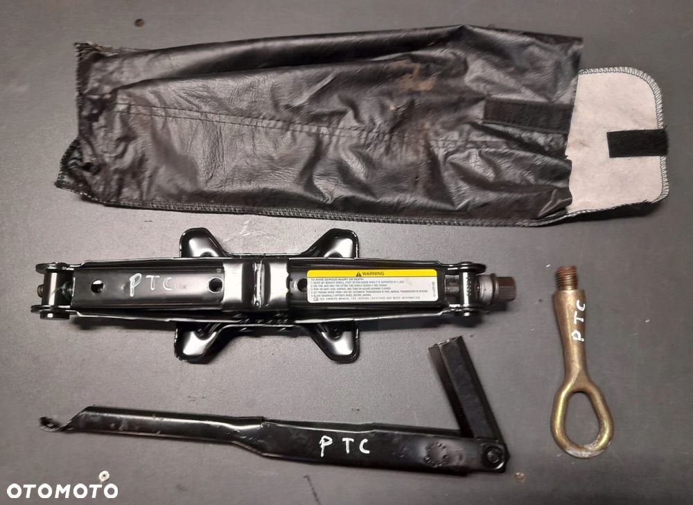 PT Cruiser lewarek klucz ucho holownicze zestaw Chrysler * - 1